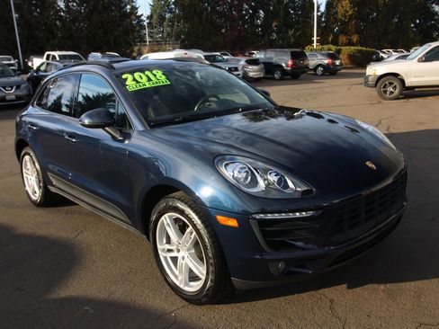Used 2018 Porsche Macan AWD/4WD image 1