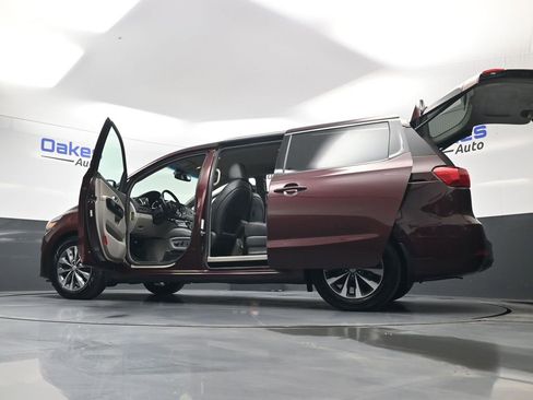 Used 2017 Kia Sedona SX image 60