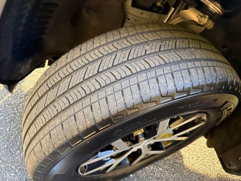 Used 2024 Jeep Grand Cherokee L Limited w/ Luxury Tech Group II image 35