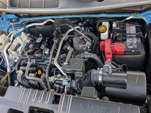 Used 2025 Nissan Kicks SR image 32