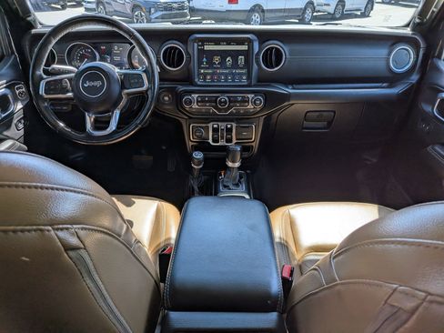 Used 2022 Jeep Wrangler Unlimited Sahara w/ Cold Weather Group AWD/4WD image 27