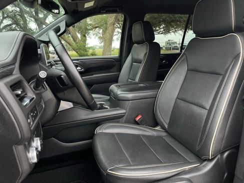 Used 2024 GMC Yukon SLT RWD image 16