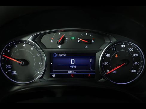 Used 2024 GMC Terrain SLE w/ Driver Convenience Package image 8