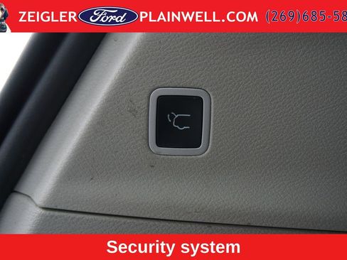 Used 2024 Chrysler Pacifica Touring-L FWD image 11
