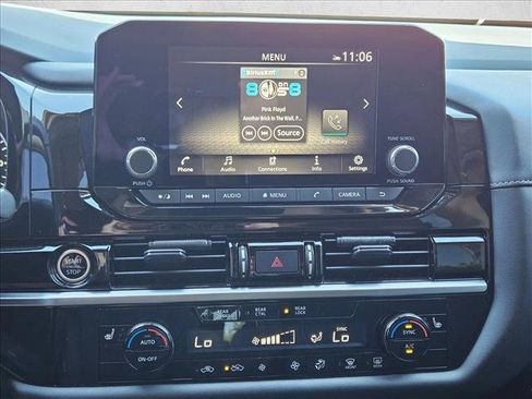 Used 2024 Nissan Pathfinder SV w/ SV Premium Package FWD image 13