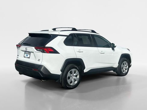Used 2021 Toyota RAV4 LE image 5
