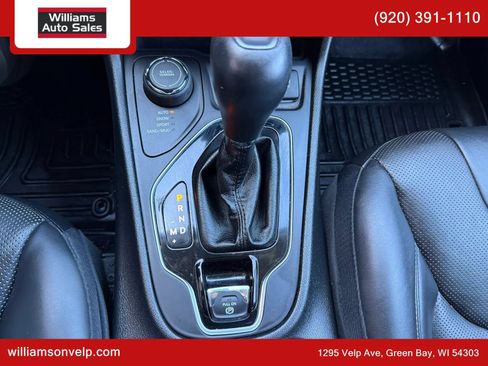 Used 2019 Jeep Cherokee Limited w/ Luxury Group AWD/4WD image 20