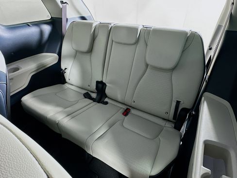 Used 2025 Kia Carnival SX Prestige FWD image 30