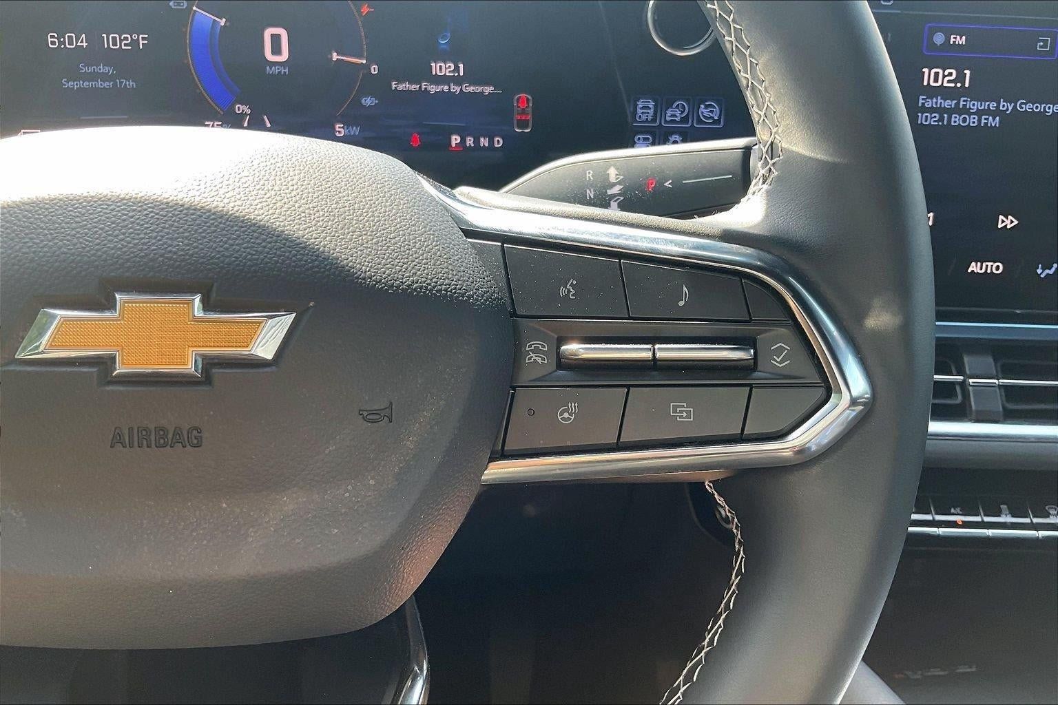 Used 2025 Chevrolet Equinox EV LT w/ Convenience Package FWD image 19