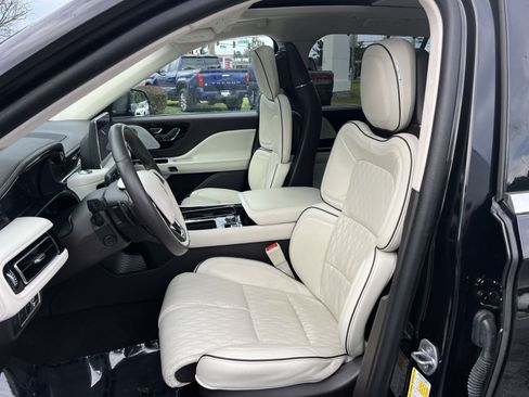 Used 2024 Lincoln Aviator Black Label w/ Dynamic Handling Package AWD/4WD image 13