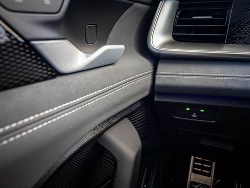 New 2026 Volkswagen Tiguan SE R-Line FWD image 36