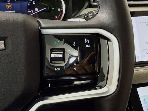 Used 2023 Land Rover Range Rover Velar R-Dynamic S image 12