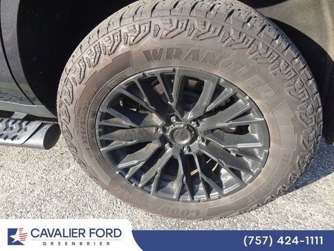 Used 2025 Chevrolet Tahoe Z71 w/ Comfort Package AWD/4WD image 11