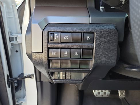 Used 2024 Toyota Tacoma TRD Off-Road image 15