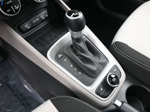 Certified 2026 Hyundai Venue SEL FWD image 15