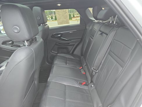 Used 2020 Land Rover Range Rover Evoque SE image 13