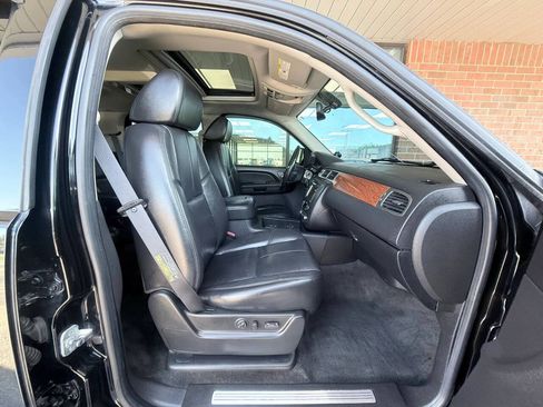 Used 2007 GMC Yukon SLT w/ SLT Preferred Equipment Group AWD/4WD image 6