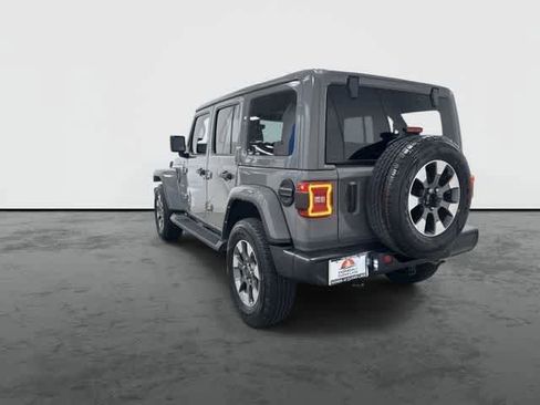 Used 2021 Jeep Wrangler Unlimited Sahara image 2