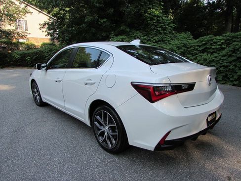 Used 2019 Acura ILX FWD image 4