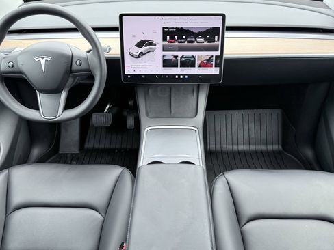 Used 2024 Tesla Model Y Long Range AWD/4WD image 2