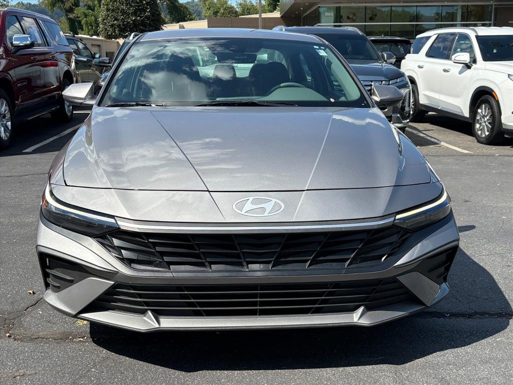 Certified 2024 Hyundai Elantra SEL FWD image 2