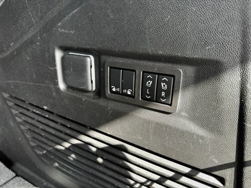 Used 2021 Chevrolet Tahoe RST w/ Luxury Package image 24