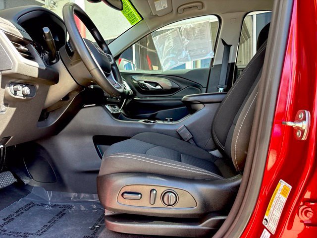 Used 2024 GMC Terrain SLE w/ Driver Convenience Package FWD image 16