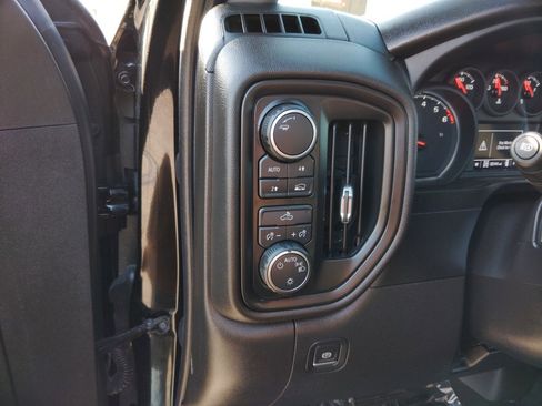 Used 2022 Chevrolet Silverado 1500 Custom image 16