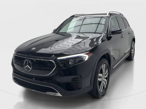 Used 2023 Mercedes-Benz EQB 300 4MATIC image 4
