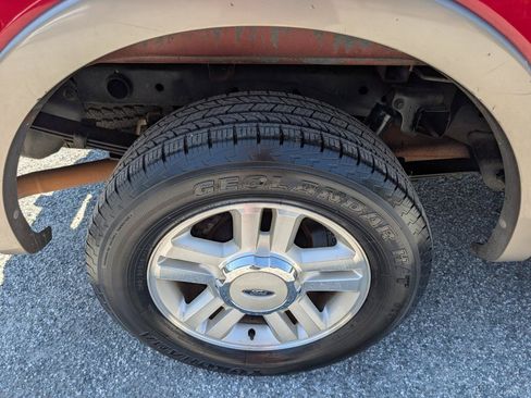 Used 2004 Ford F150 Lariat RWD image 6