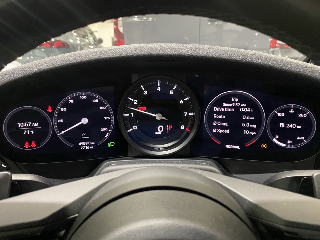 Used 2024 Porsche 911 Carrera image 11