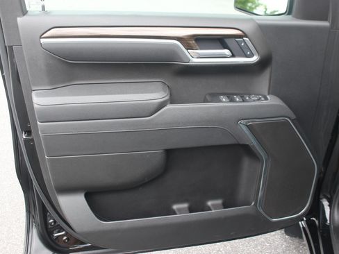 Used 2025 Chevrolet Silverado 1500 LT AWD/4WD image 13