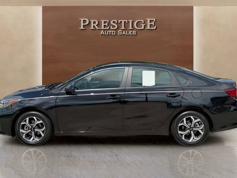 Used 2021 Kia Forte LXS FWD image 2
