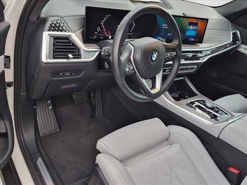 Used 2024 BMW X5 sDrive40i RWD image 2
