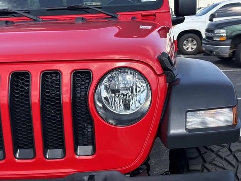Used 2019 Jeep Wrangler Sport AWD/4WD image 9