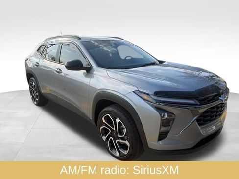 Used 2025 Chevrolet Trax RS w/ Driver Confidence Package image 6