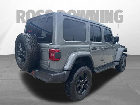 Used 2022 Jeep Wrangler Unlimited Sahara AWD/4WD image 6