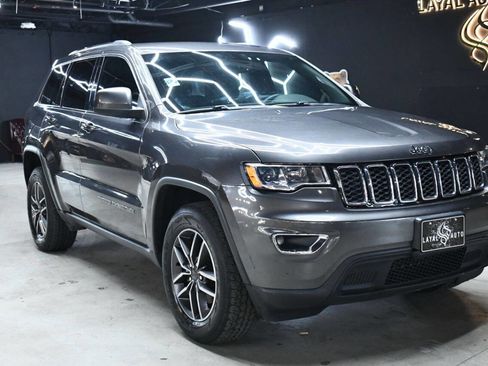 Used 2019 Jeep Grand Cherokee Laredo w/ 18" Wheel & 8.4" Radio Group image 3