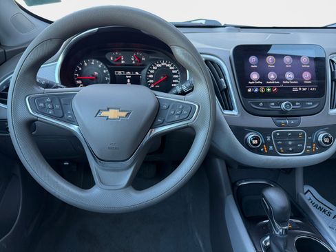 Used 2021 Chevrolet Malibu LT image 11