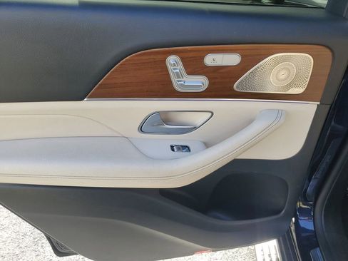 Used 2022 Mercedes-Benz GLS 450 4MATIC image 20