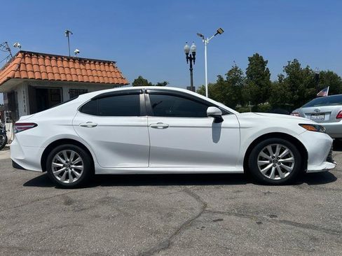 Used 2019 Toyota Camry LE FWD image 3