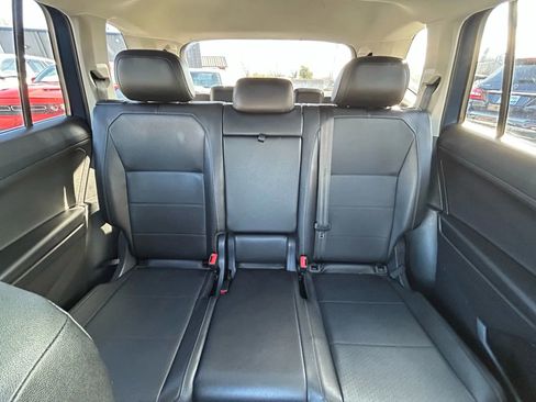 Used 2019 Volkswagen Tiguan SE w/ Panoramic Sunroof Package image 15