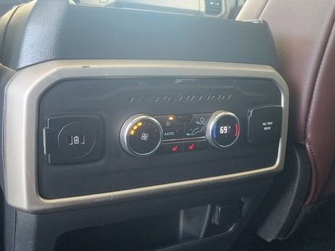 Used 2024 Ford Expedition Limited image 19