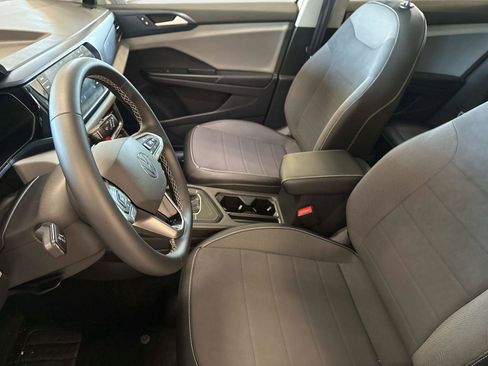 Certified 2022 Volkswagen Taos SE image 21