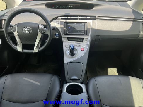 Used 2015 Toyota Prius Persona Series FWD image 5