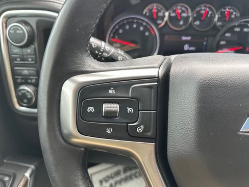 Used 2020 Chevrolet Silverado 1500 LT AWD/4WD image 28