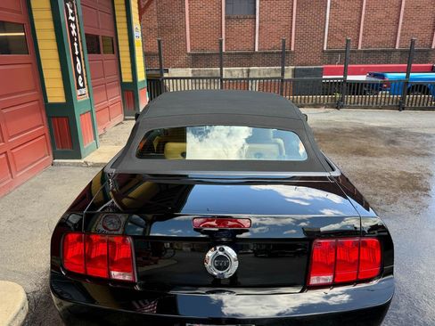 Used 2007 Ford Mustang GT RWD image 9