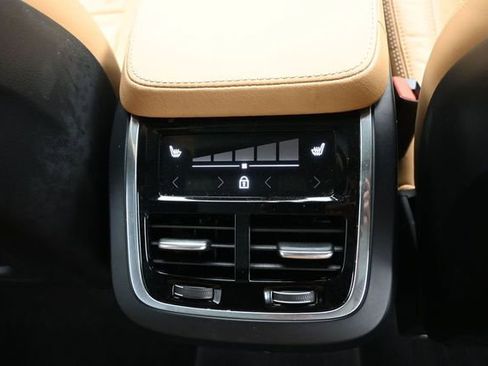 Used 2023 Volvo XC90 B6 Ultimate w/ Protection Package Premier AWD/4WD image 37