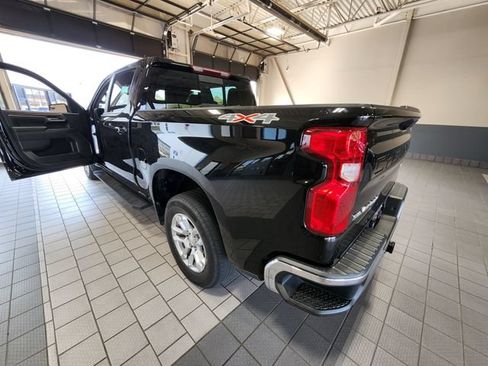 Used 2022 Chevrolet Silverado 1500 LT w/ Convenience Package II AWD/4WD image 6