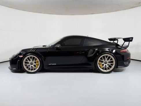Used 2018 Porsche 911 GT2 RS image 3